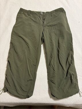 White Sierra Women’s Olive Utility Cargo Capri Pants